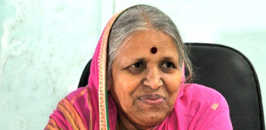 माई गेली...अनाथ पोरके झाले