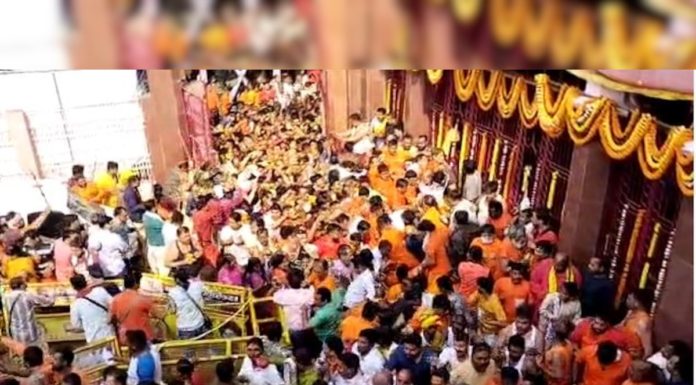 महाशिवरात्रीला झारखंडमधील बाबाधाम मंदिरात चेंगराचेंगरी