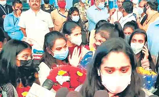 कहाणी युक्रेनमधून परतलेल्या विद्यार्थ्यांची...