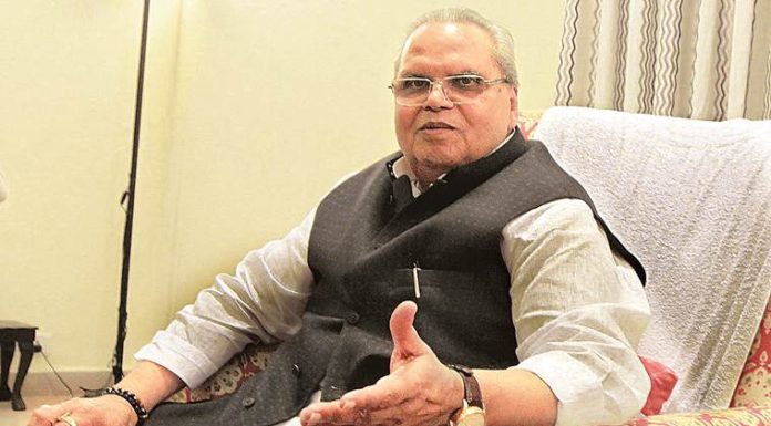 फायली क्लिअर करण्याच्या बदल्यात ३०० कोटींची ऑफर