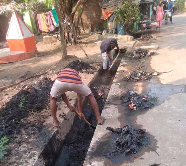 नाले, छोटी गटारे नियमित स्वरूपात स्वच्छ करा