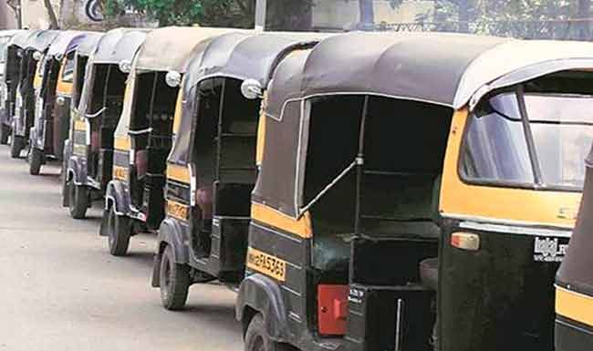 रिक्षात चौथी सीट बसविली तर दहा हजार रुपये दंड नको !