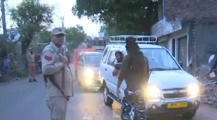 सीआयएसएफच्या बसवर दहशतवादी हल्ला, एक जवान शहीद