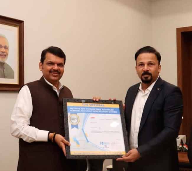 मुंबईतील पहिल्या स्वयंचलित रोबोटिक आर्म सर्जरी सेंटरचे उद्घाटन