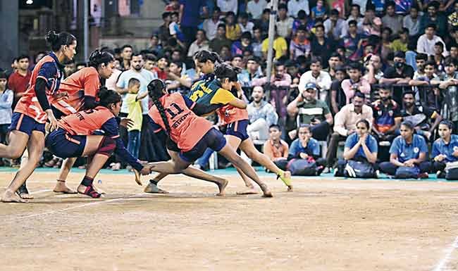 हनुमान, ओम कबड्डी, शिवशंकर, उजाळा उपांत्य फेरीत