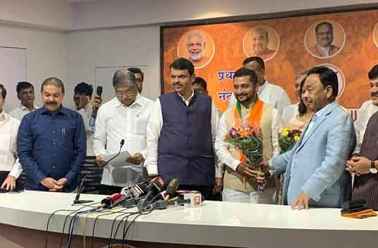 सावंतवाडी संस्थानचे युवराज लखमराजे भोसले भाजपात