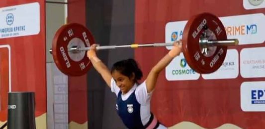 हर्षदा गरुडची वेटलिफ्टिंगमध्ये भरारी