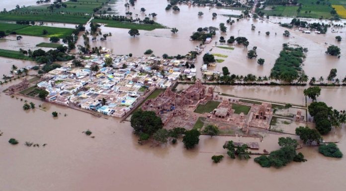 अतिवृष्टीमुळे नऊ जणांचा मृत्यू