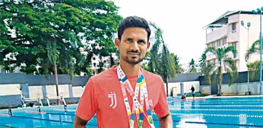 उरणच्या हितेश भोईरला ३ सुवर्ण पदके