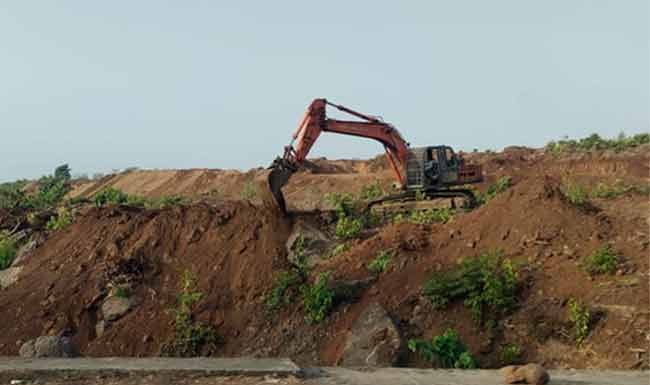पालघर जिल्ह्याच्या पूर्वेकडील भागात डोंगर होत आहेत भुईसपाट