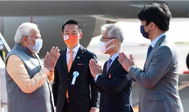 नरेंद्र मोदींचे जपानमध्ये जोरदार स्वागत : घोषणांनी विमानतळ दुमदुमले