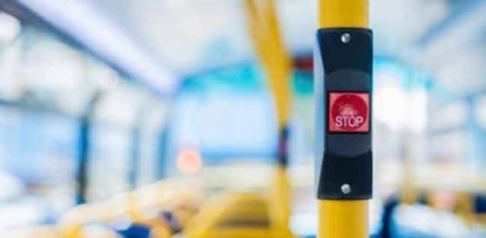 हृदयविकाराचा झटका आल्याने बस ड्रायव्हरचा मृत्यू, मात्र हुशारीने वाचवला प्रवाशांचा जीव