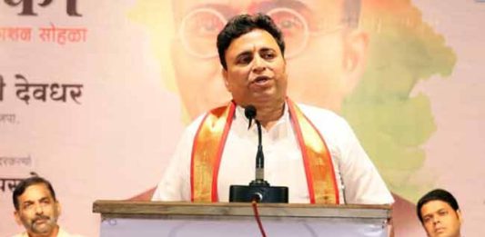 स्वातंत्र्यवीर सावरकरांचेच कार्य मोदी-आदित्यनाथ यांच्याकडून...
