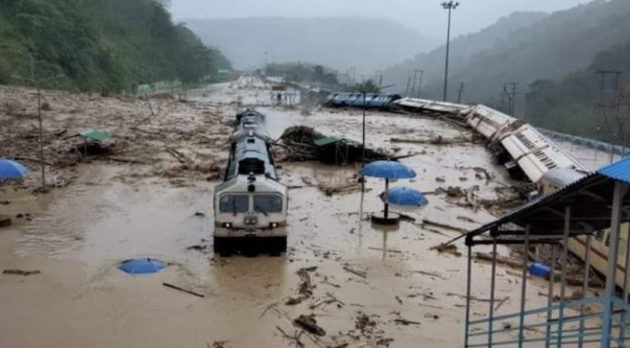 आसाममध्ये ७ लाखांहून अधिक लोकांना पुराचा फटका