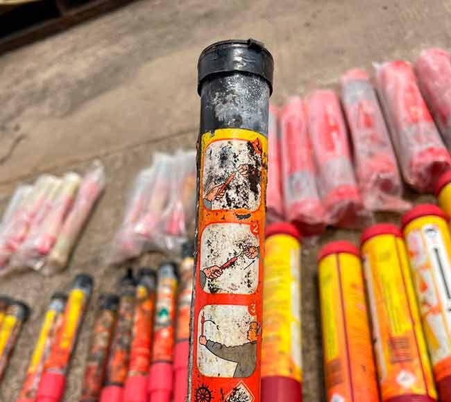 उरण समुद्रकिनारी बॉम्ब सदृश्य वस्तू सापडल्याने खळबळ