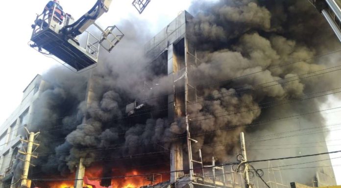 दिल्ली जळीतकांडात २७ जणांचा मृत्यू