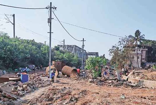 विशेष रेल्वे मालवाहतूक प्रकल्पामुळे संपणार बारा गावांचे अस्तित्व