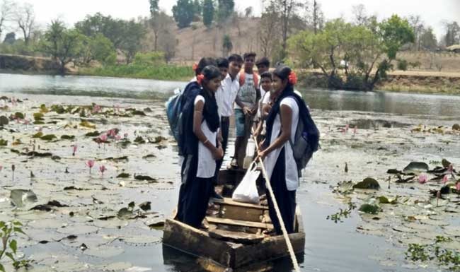 कोसेसरी भवाडीतील नागरिकांचा प्रवास धोकादायक