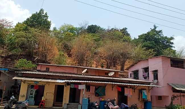 डोंगर पायथ्याखालील रहिवाशांना नोटिसा