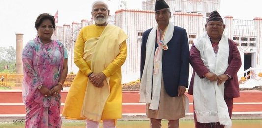 पंतप्रधानांची मायादेवी मंदिराला भेट