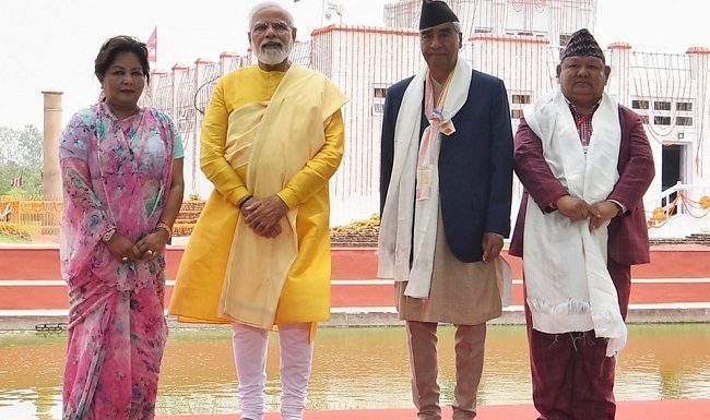 पंतप्रधानांची मायादेवी मंदिराला भेट