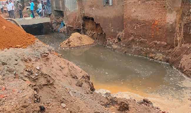 सफाळयात रेल्वे अधिकाऱ्यांचा मनमानी कारभार...