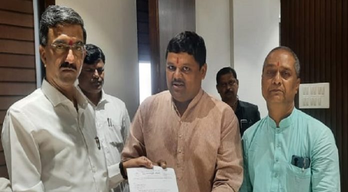 तुळजाभवानी मंदिर दानपेटीतील भ्रष्टाचार प्रकरणी मुख्यमंत्र्यांशी चर्चा करतो - शंभूराज देसाई