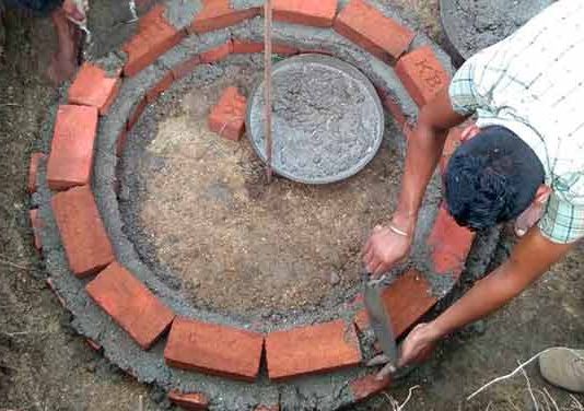 शोष खड्ड्यांमुळे गावांमधील नागरिकांचे आरोग्य धोक्यात?