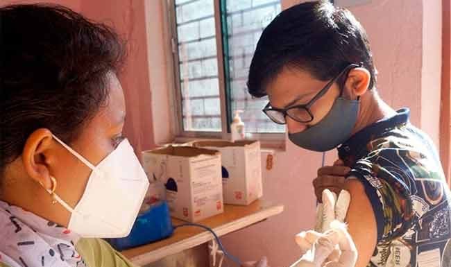 १५ ते १७ वर्षे वयोगटातील केवळ ६० टक्के लसीकरण