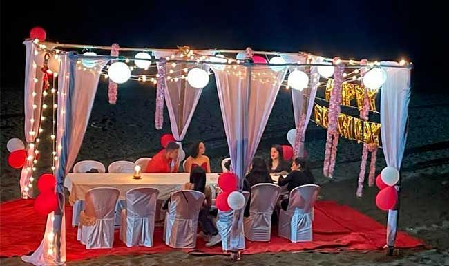 अनधिकृत कॅफे आणि हॉटेलच्या बांधकामांमध्ये कोणा कोणाचे हात बरबटले?