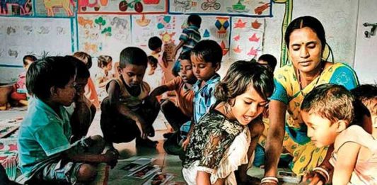 अंगणवाडी कर्मचाऱ्यांचा आहार बनवण्यास नकार