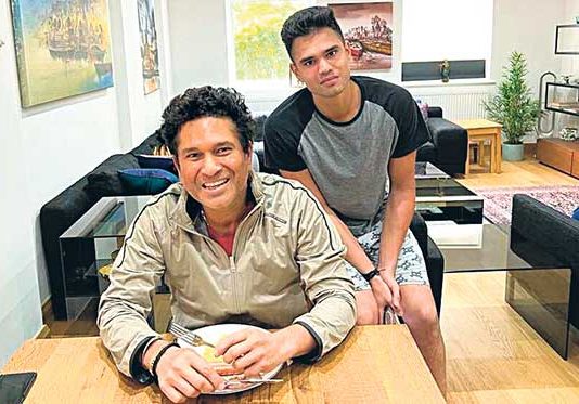 सचिनसाठी अर्जुन झाला स्वयंपाकी