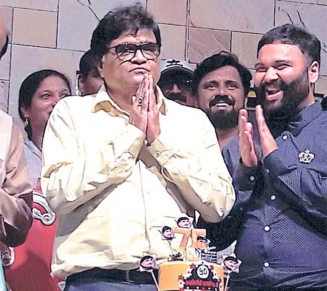 ‘माझ्यावर असेच आपले प्रेम राहू द्या’