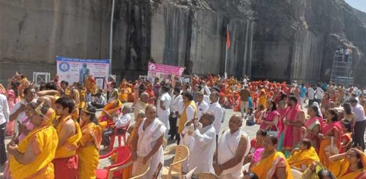 तीर्थक्षेत्र मांगीतुंगी पर्वतावर भरला कुंभमेळा