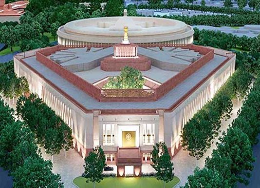 दिल्लीतील नव्या संसद भवनाला महाराष्ट्राचे सागवान