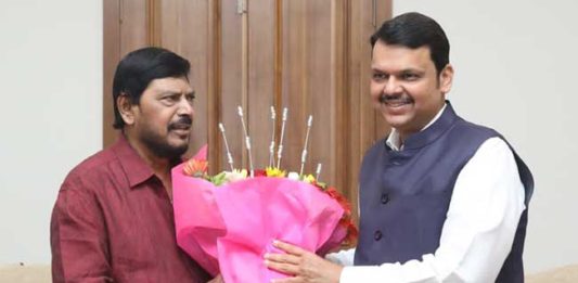 महाविकास आघाडीने अल्पमतात; सत्तेवर राहण्याचा अधिकार गमावला