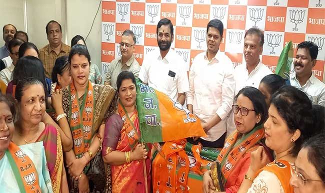 ठाण्यात महिला शिवसैनिकांचा भाजपात प्रवेश