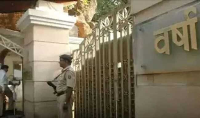 वर्षा निवासस्थानावरील बैठकीला ४ खासदारांची दांडी!