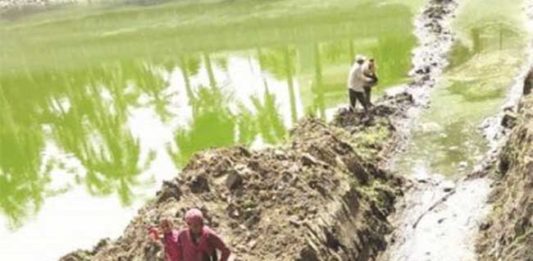 विरार पूर्वेकडील रस्ता रुंदीकरणासाठी तलावाचा बळी
