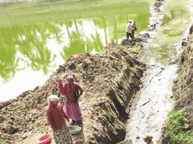 विरार पूर्वेकडील रस्ता रुंदीकरणासाठी तलावाचा बळी