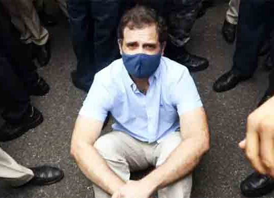 आंदोलकांसह राहुल गांधीही पोलिसांच्या ताब्यात