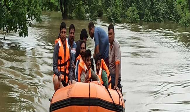 गडचिरोलीतील रेस्क्यू ऑपरेशनमुळे २ युवक सुखरुप बाहेर