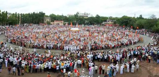 अकलूजमध्ये तुकोबांचा पालखी रिंगण सोहळा पार