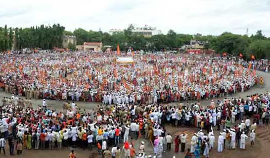 अकलूजमध्ये तुकोबांचा पालखी रिंगण सोहळा पार