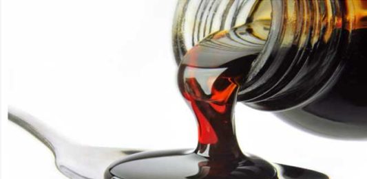 Cough Syrup: मुलांना कफ सिरप देण्याआधी जरूर तपासा या गोष्टी