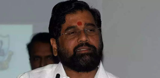 त्र्यंबकेश्वर तालुक्यातील सावरपाडा येथे तात्काळ नव्याने साकव बांधावा - मुख्यमंत्री
