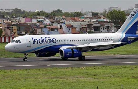 Indigo विमानाचे एक इंजिन फेल, दिल्लीवरून गोव्याला जाणाऱ्या विमानाचे मुंबईत इमर्जन्सी लँडिंग