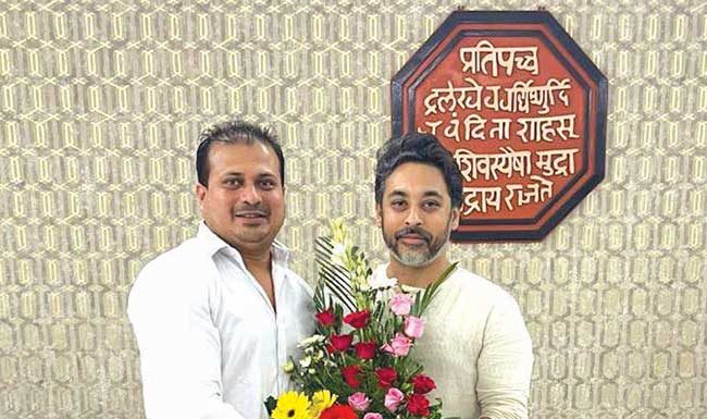 लोकराजा स्व. सुधीर कलिंगण कुटुंबीयांना आर्थिक मदत