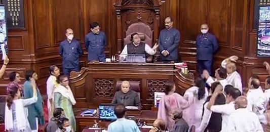 राज्यसभेचे १९ सदस्य आठवडाभरासाठी निलंबित