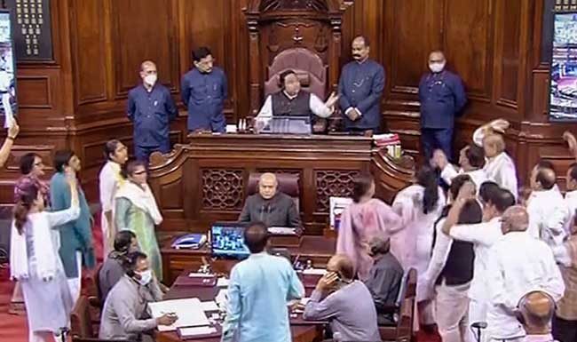 राज्यसभेचे १९ सदस्य आठवडाभरासाठी निलंबित